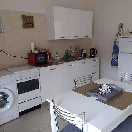 Apartment Calliope-2